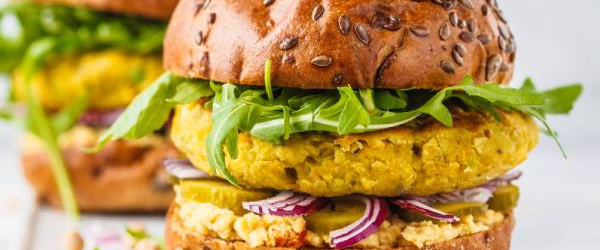 VEGETARIANOS Y VEGANOS